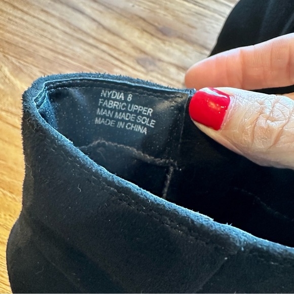 Zigi Soho Nydia Women’s Black Faux Suede Block Heel Round Toe Booties Side Zip 8 - Picture 3 of 8